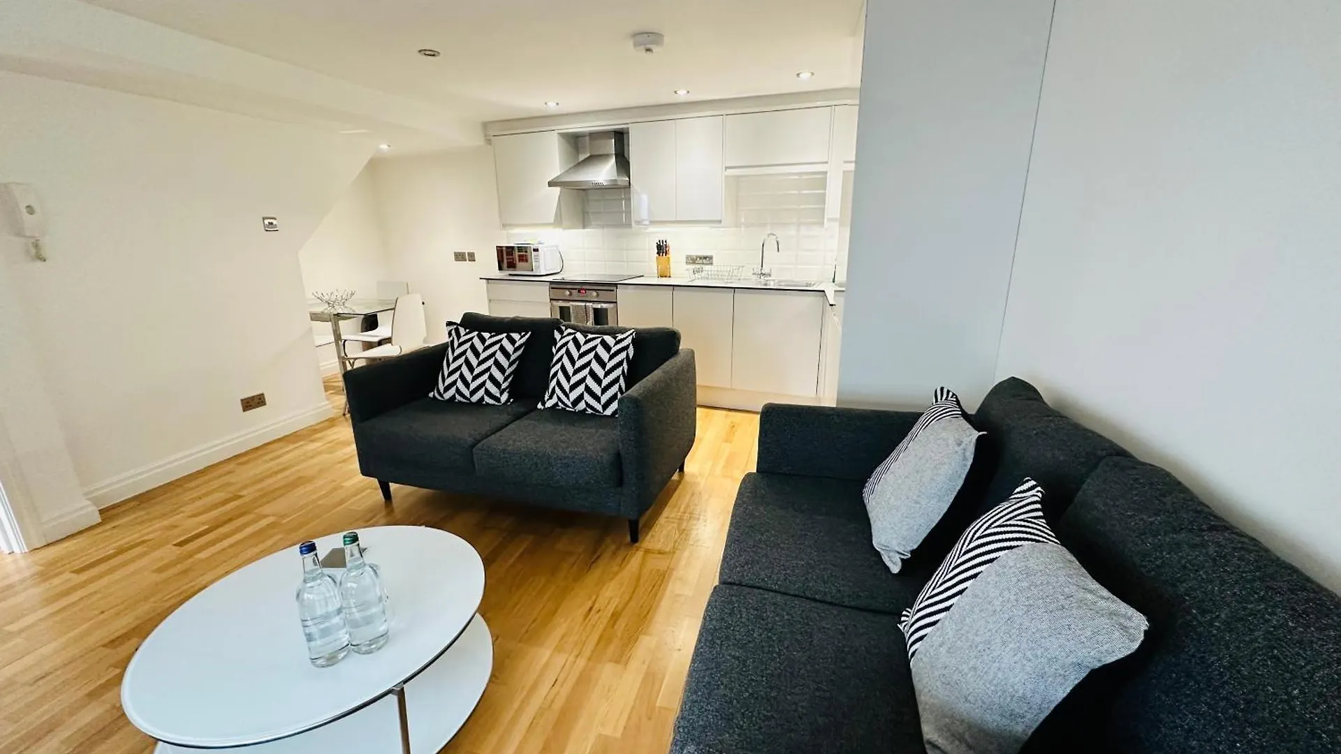 West Street Mews - Serviced Accommodation Exeter